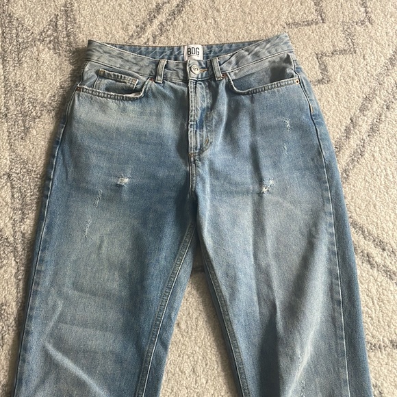 BDG/Urban Outfitters High-Waisted Mom Jean – Light Wash - Picture 6 of 11